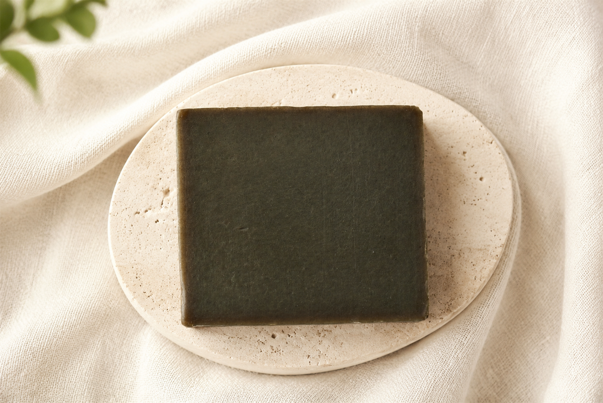 蓼藍石けん　藍々　body soap　　　　　　　　　藍の深い恵みで、肌を守る